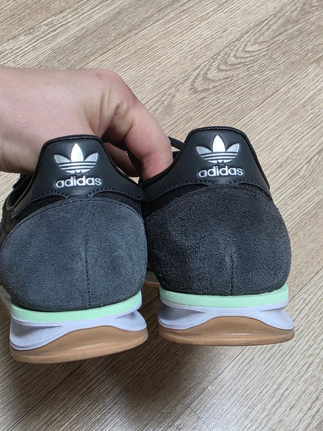 아디다스 운동화 상품이미지4