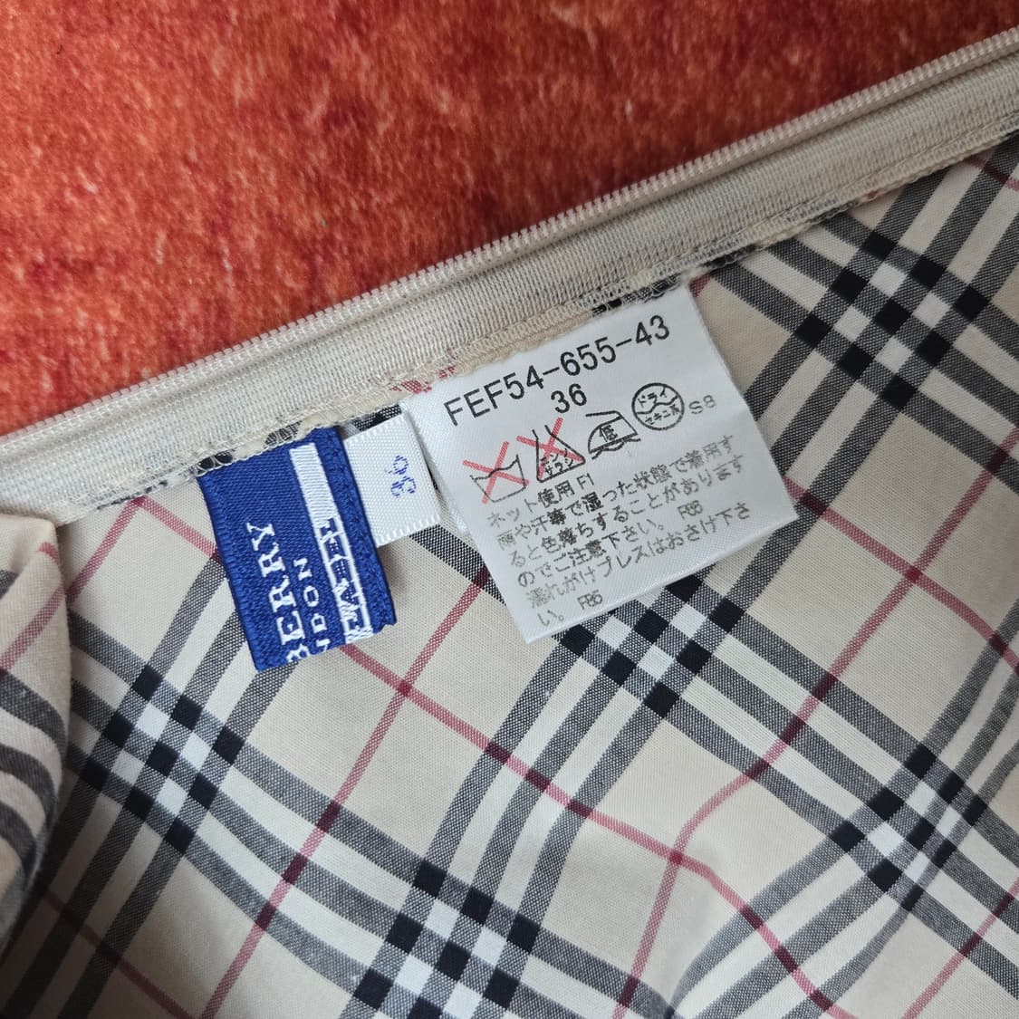 버버리 블루라벨 노바 체크 프릴 민소매 나시 여성 블라우스 상품이미지7