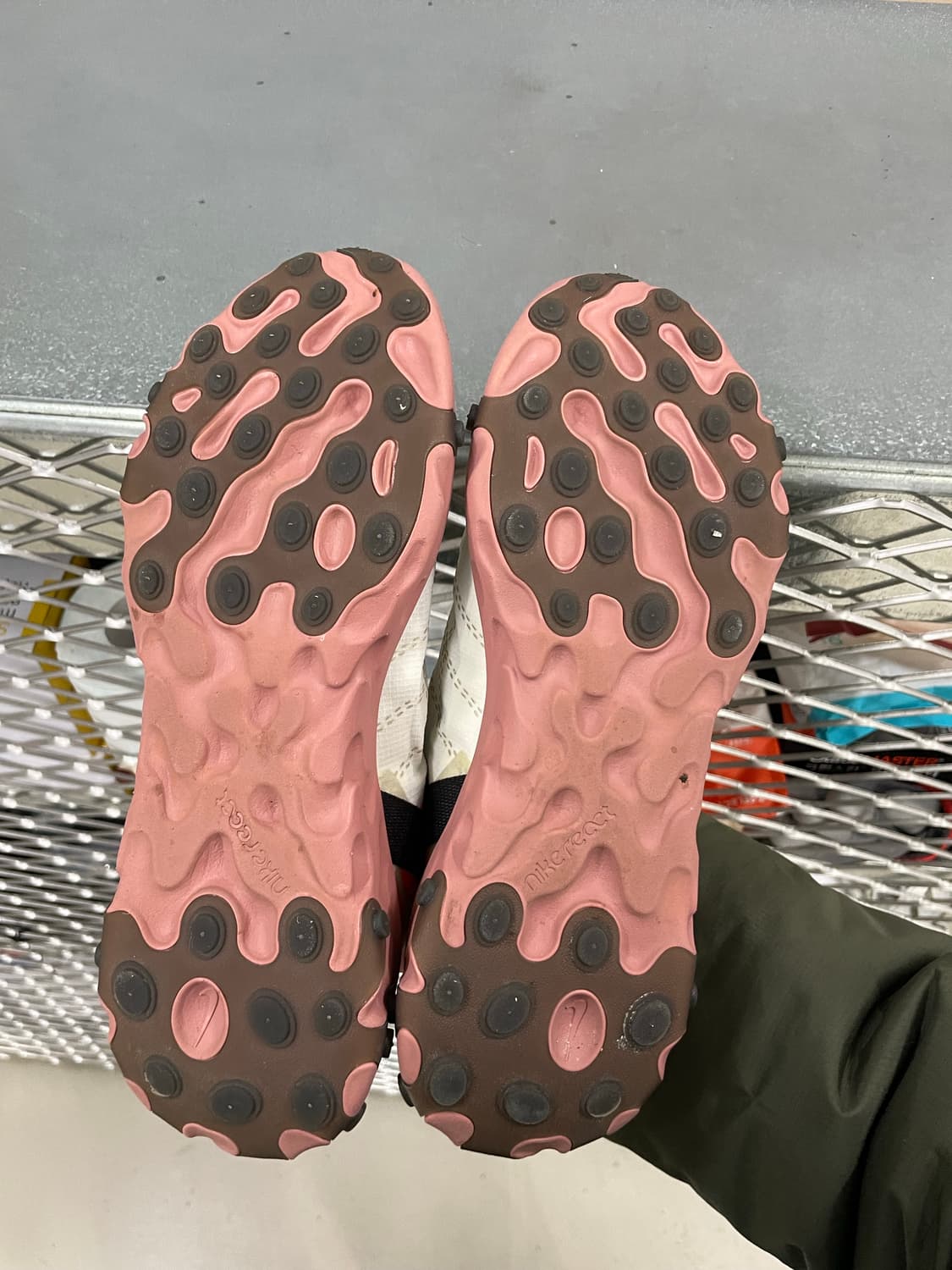 나이키 리액트 러너 미드 WRISPA 255 상품이미지6