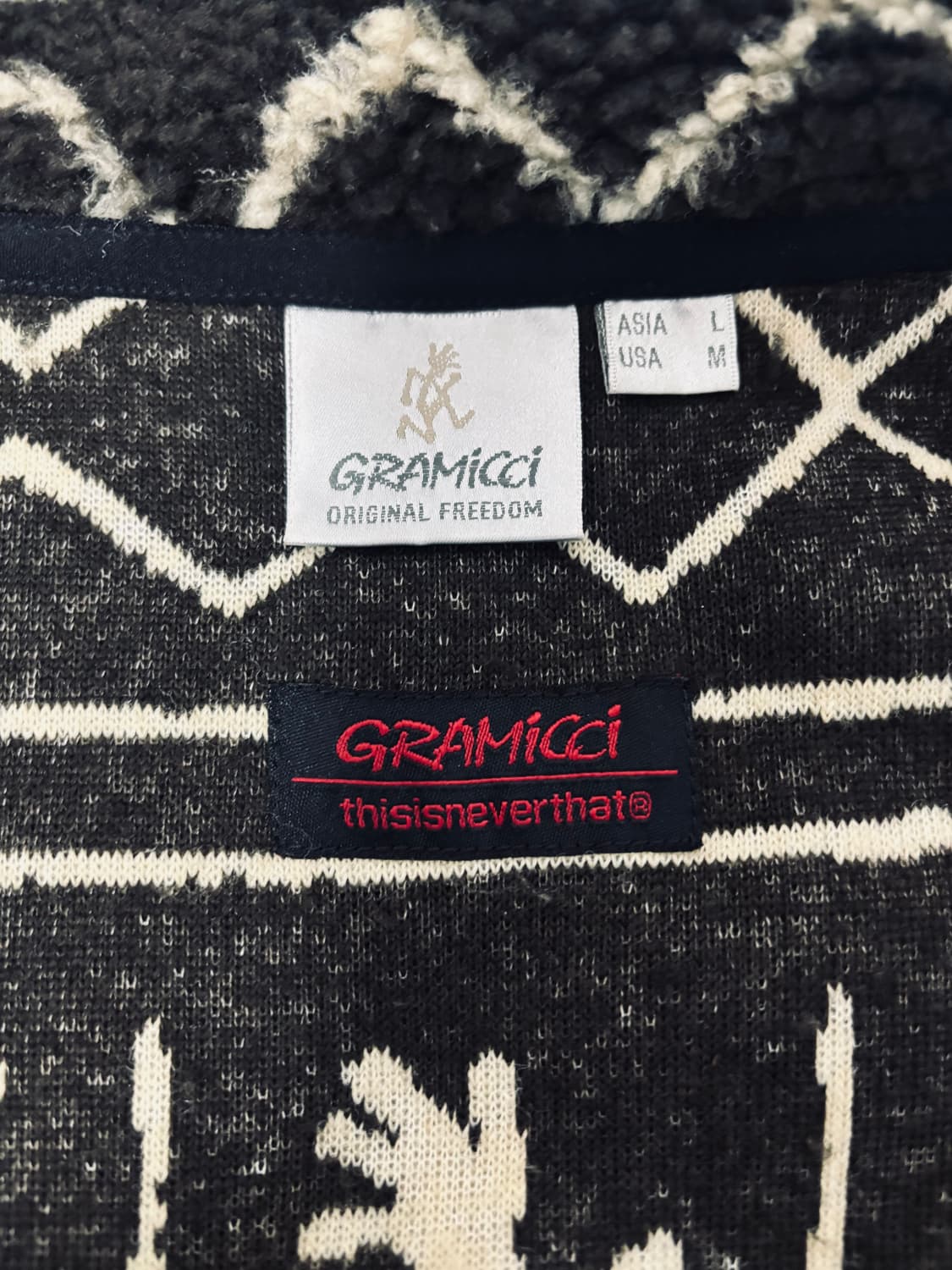 디스이즈네버댓 x 그라미치 플리스 베스트 브라운 L 상품이미지5