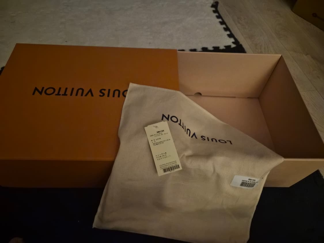 루이비통 가스통 웨어러블 월릿 상품이미지2