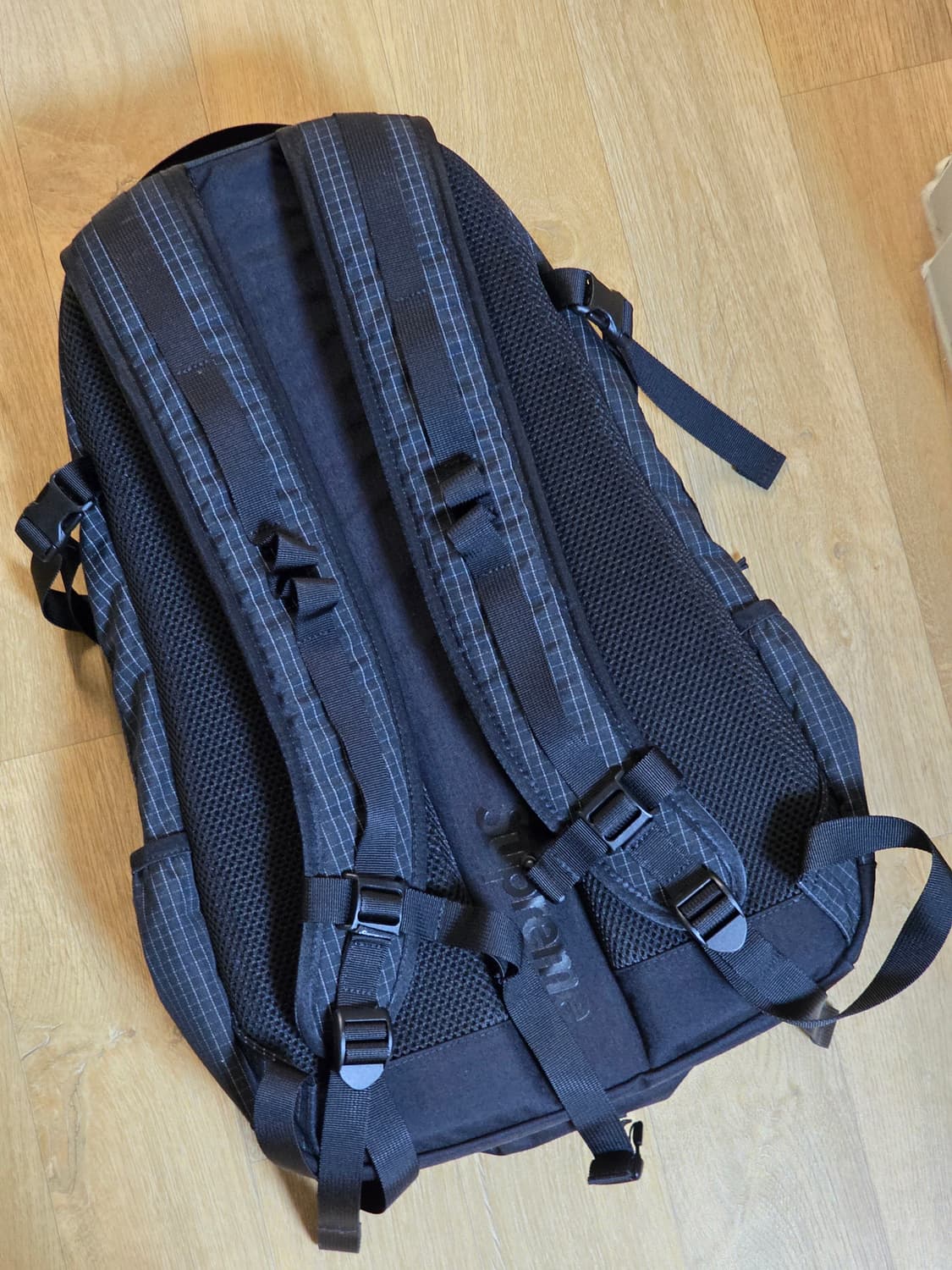 슈프림 백팩 블랙 24SS 상품이미지5