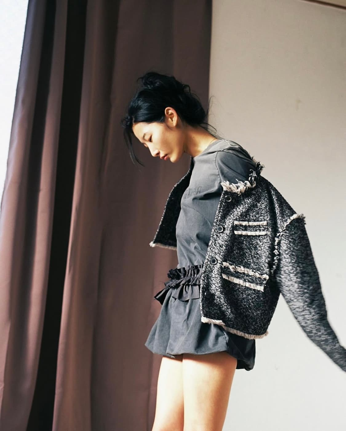 Gyeong 그래픽 미니 드레스 챠콜 상품이미지2