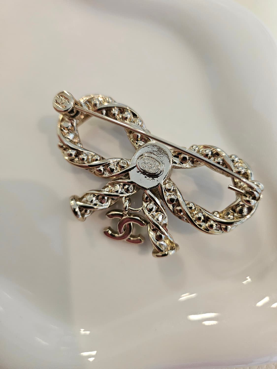 샤넬 멀티보석진주 리본 CC 브로치 업사이클링 상품이미지5