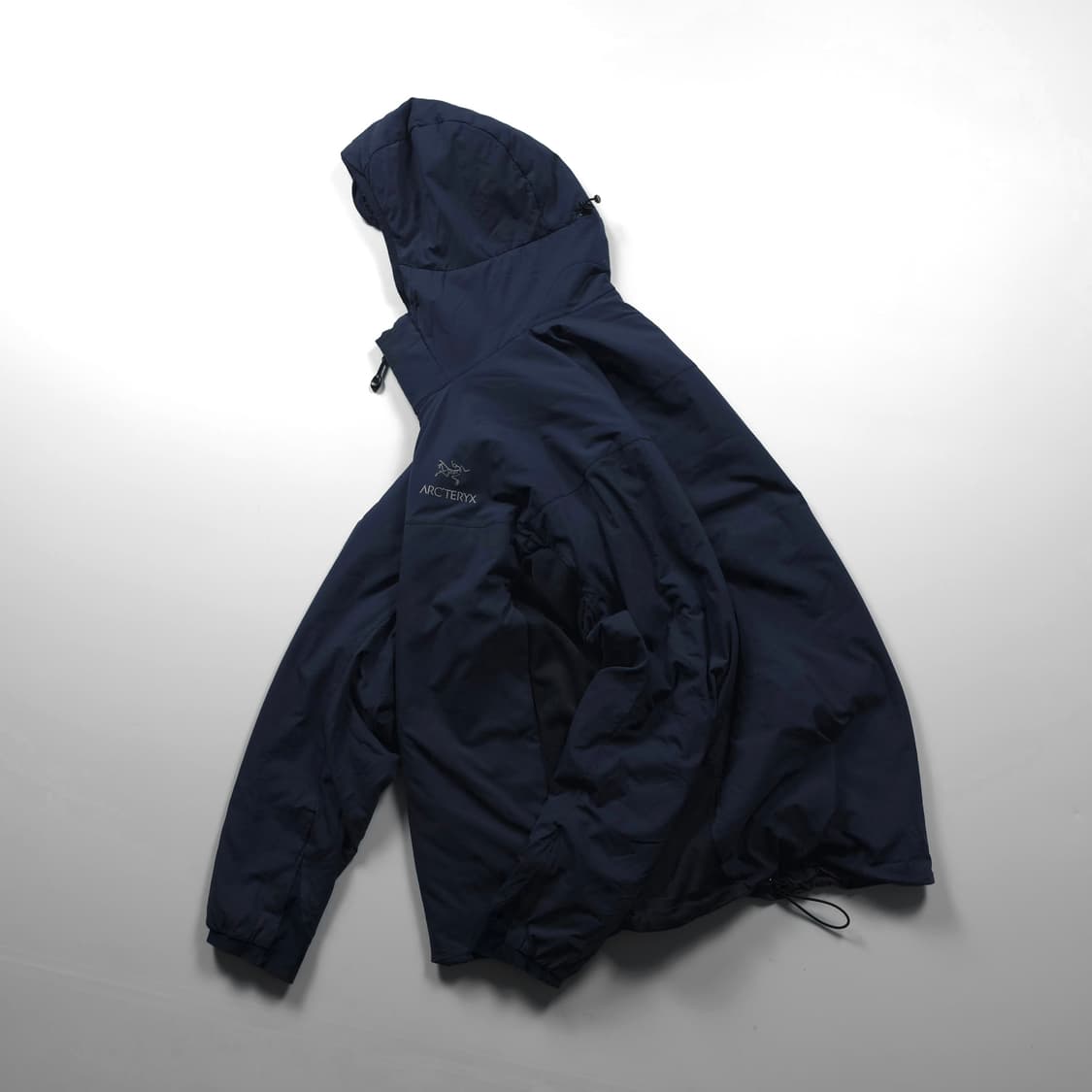 아크테릭스 아톰 LT 후디 자켓 블랙 사파이어 상품이미지1