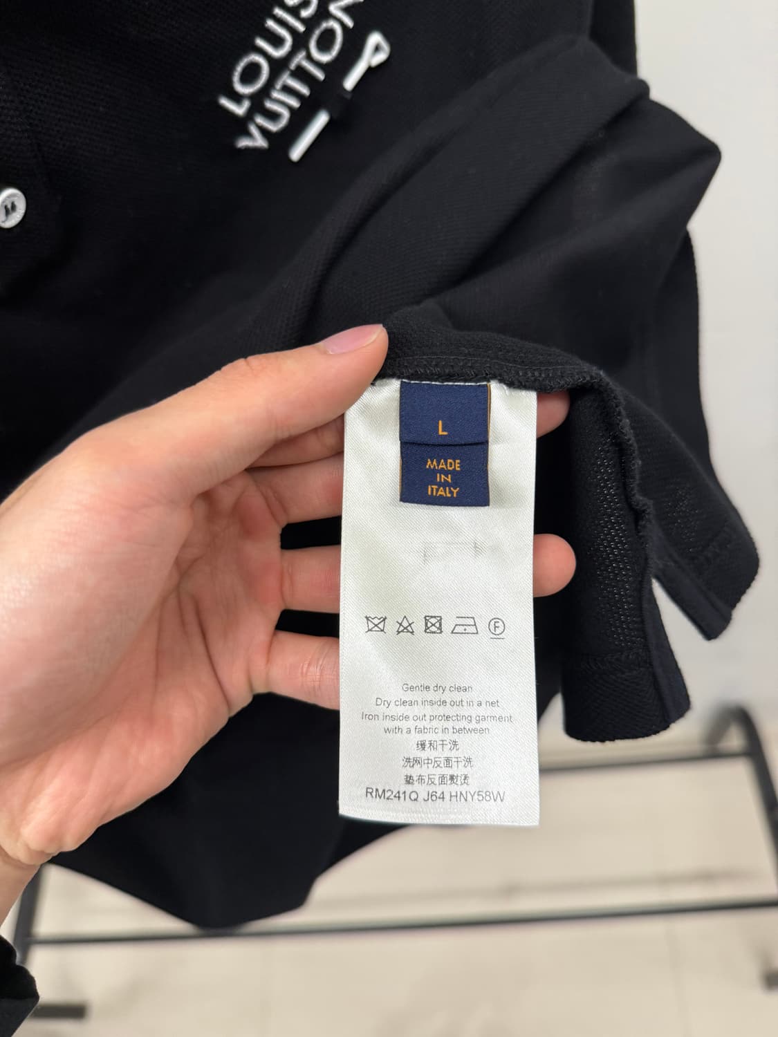 루이비통 시그니처 폴로 카라티 L 사이즈 상태좋음  상품이미지5