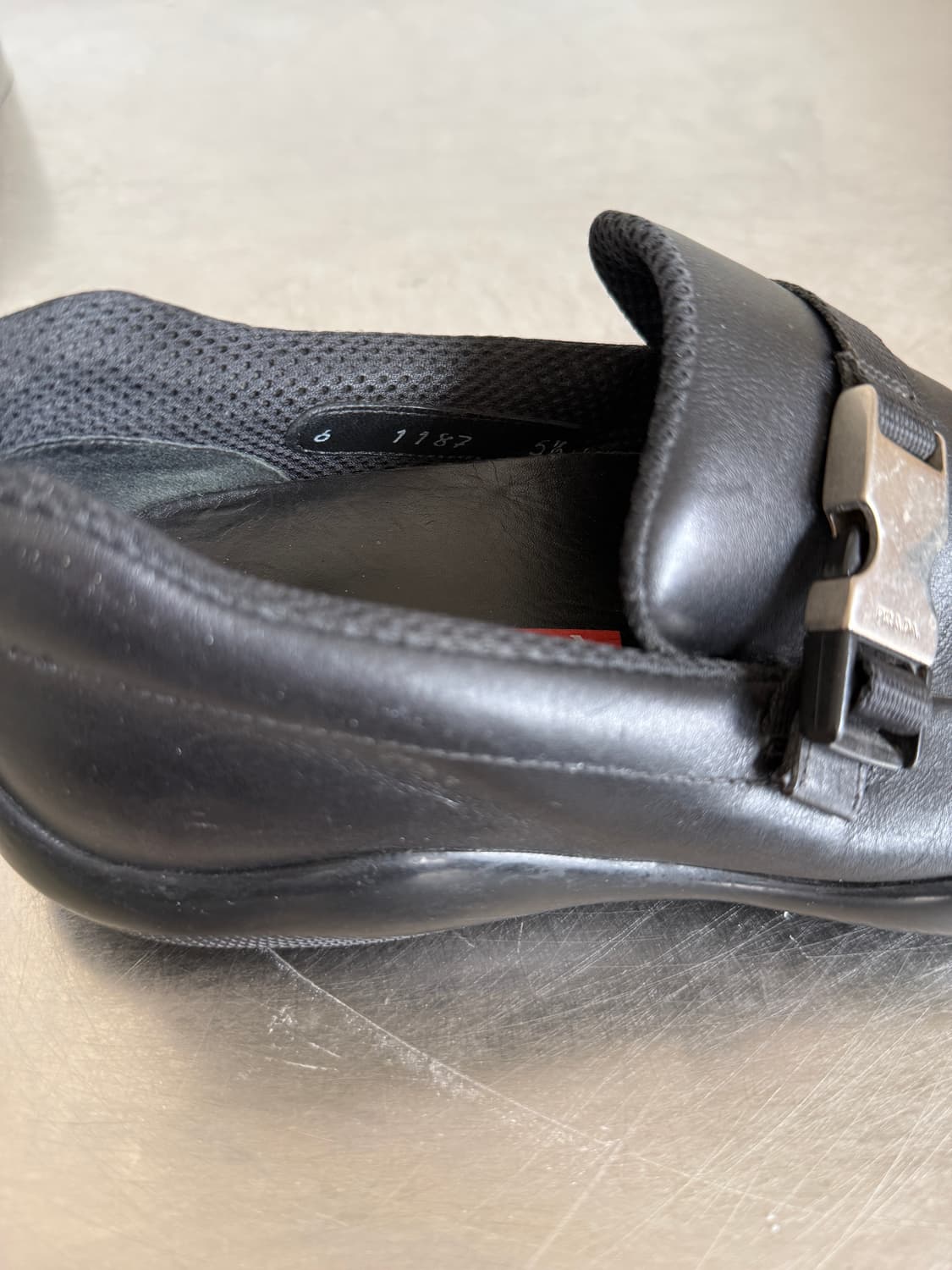 프라다 스포츠 버클 로퍼 상품이미지4