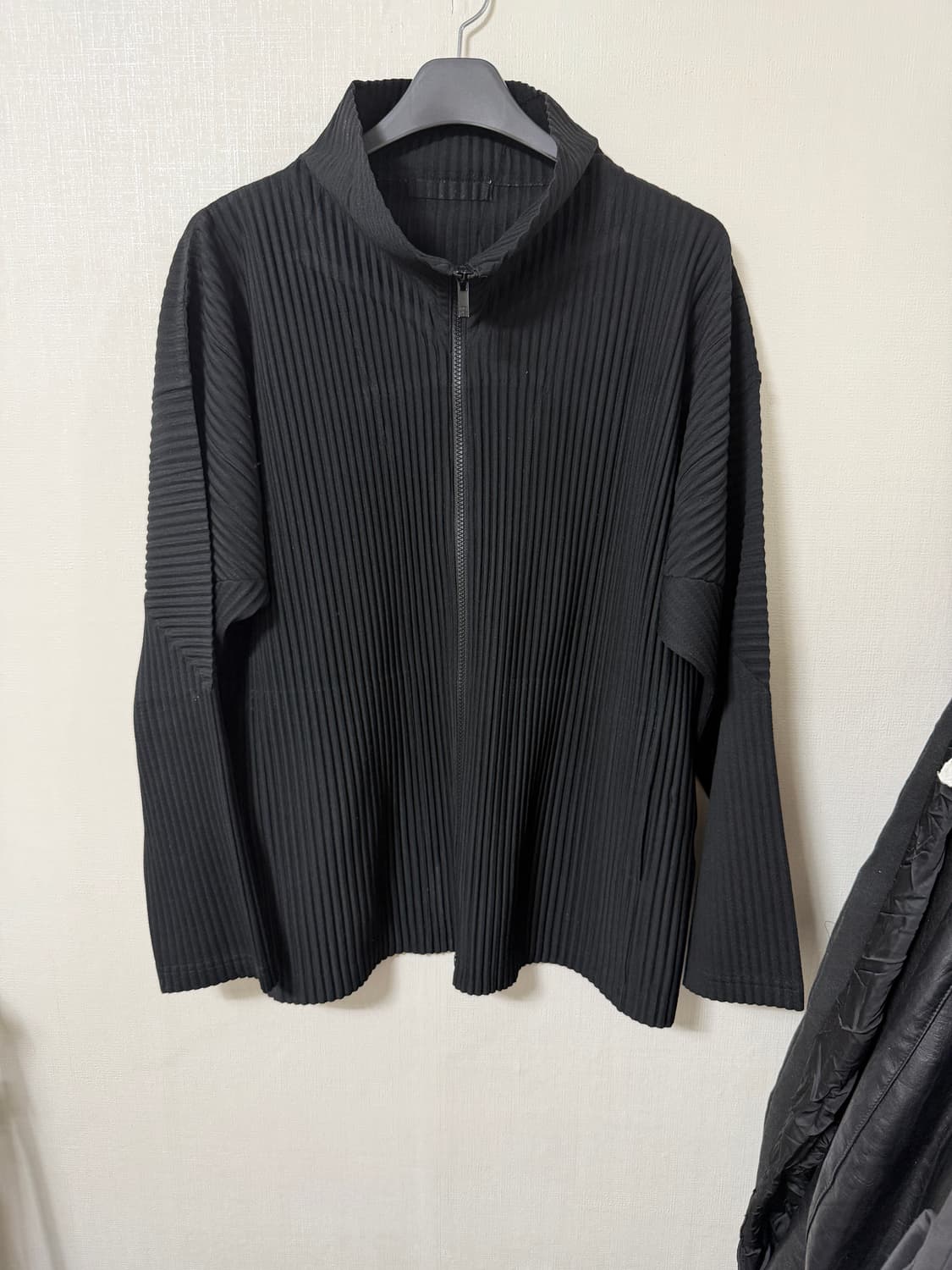 [3] 옴므플리세 넥집업 블랙 상품이미지3