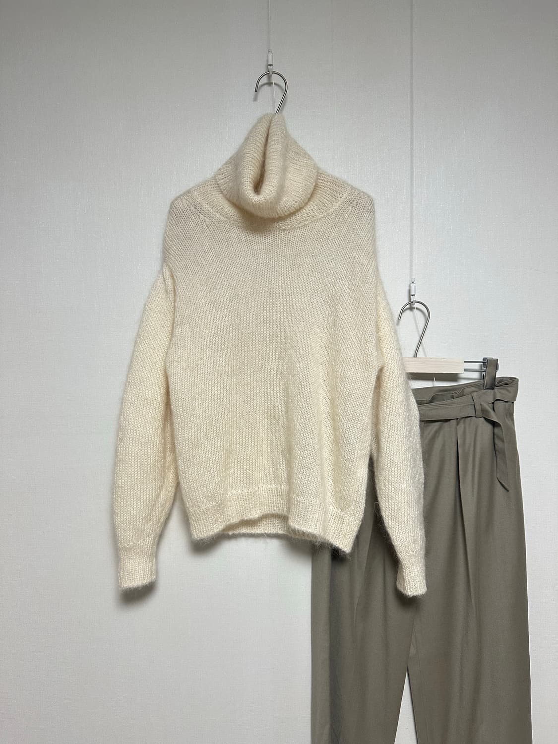 이로 모헤어 터틀넥 니트 상품이미지1