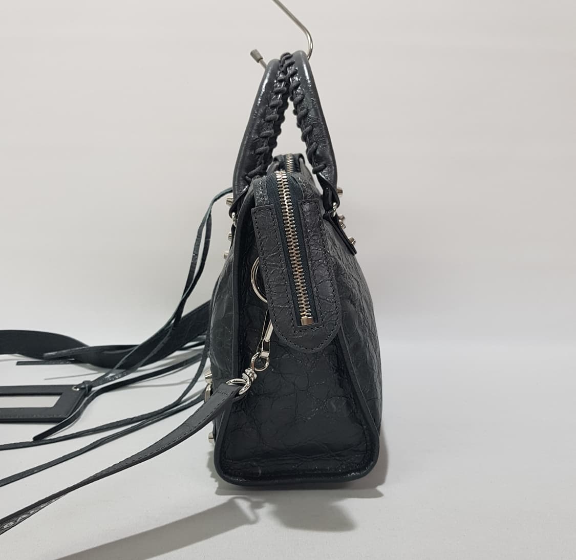 발렌시아가 클래식 모터백 스몰 로고스트랩 431621 상품이미지5