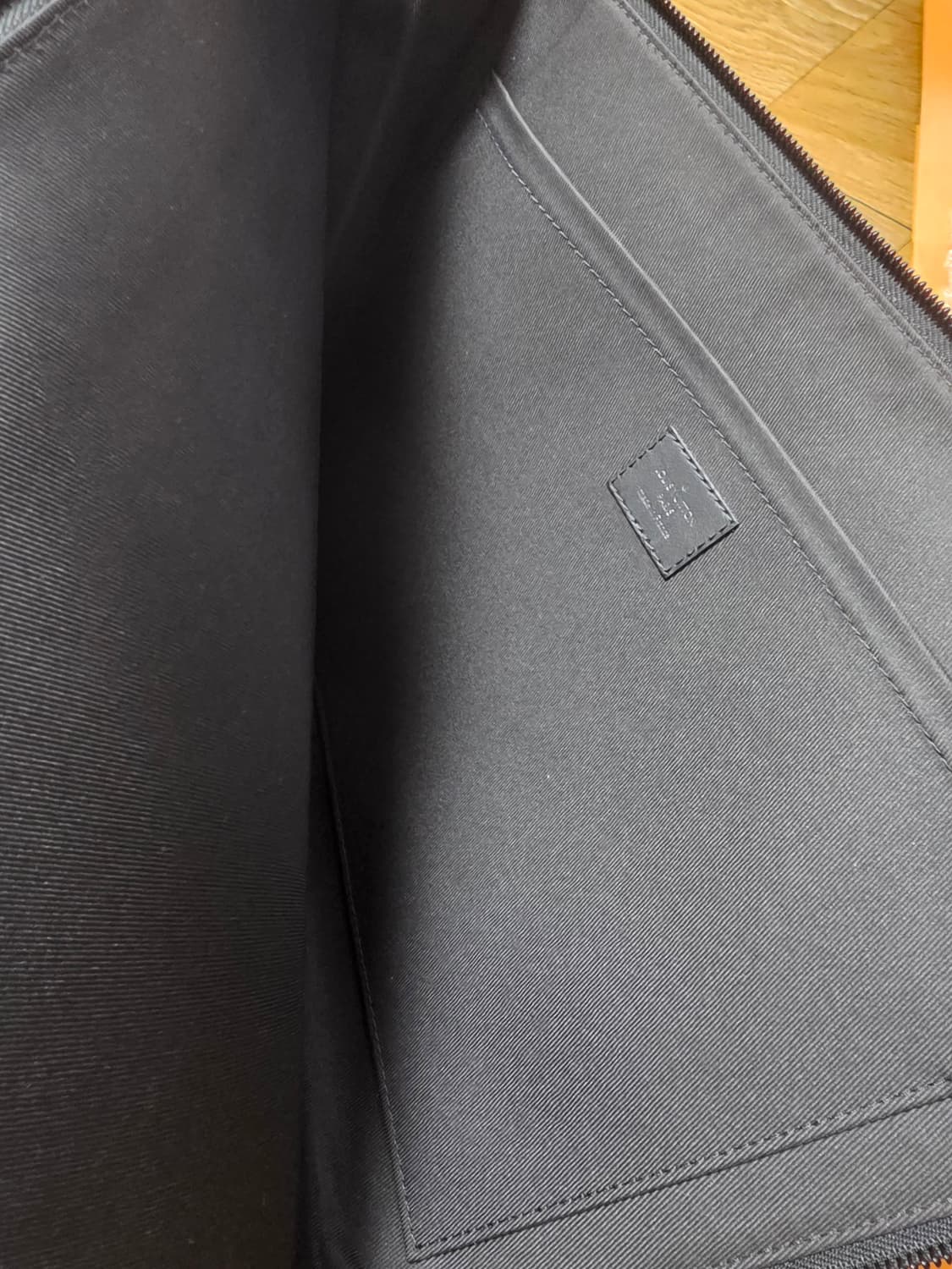 루이비통 니고 클러치 gm 상품이미지5