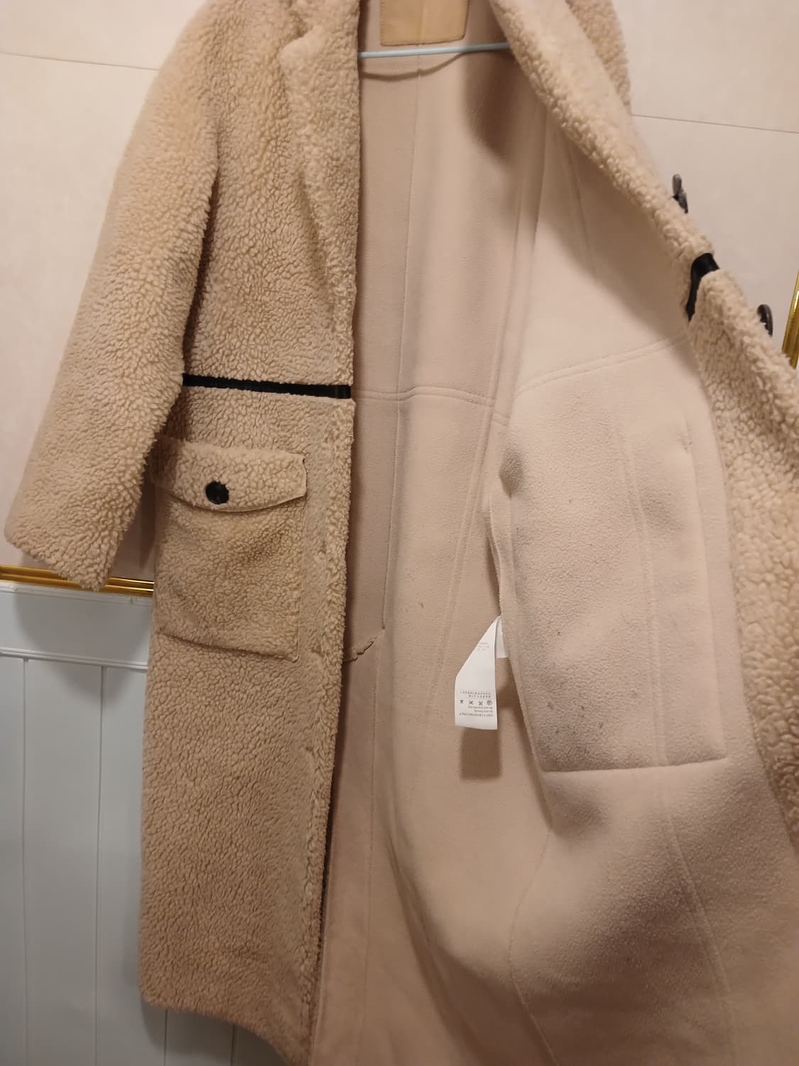 마뗑킴 정품 여성 뽀글이 퍼 롱코트 M 사이즈 상품이미지5