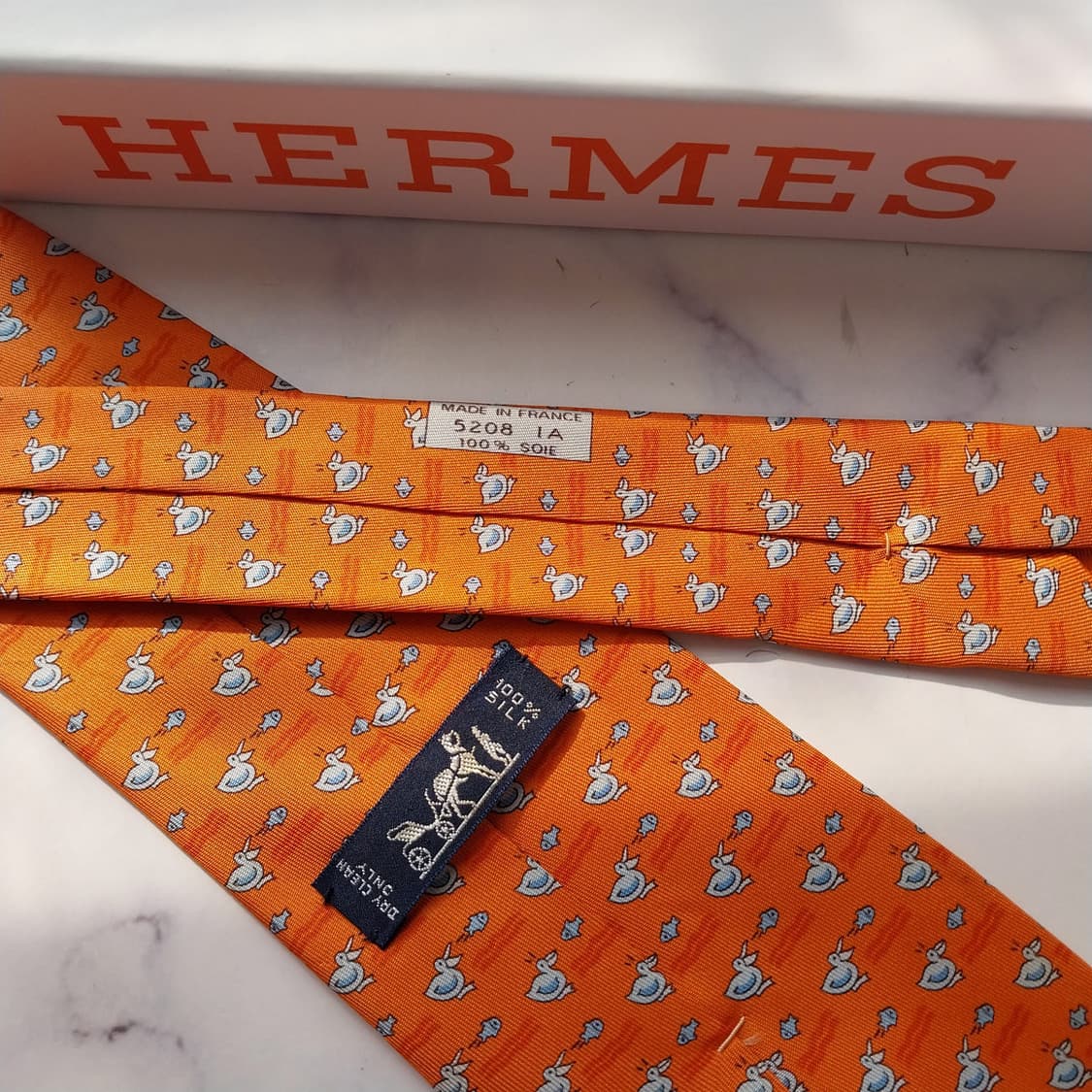 에르메스 실크 펠리칸 모티브 넥타이 9.4cm A등급 K2116
 상품이미지7
