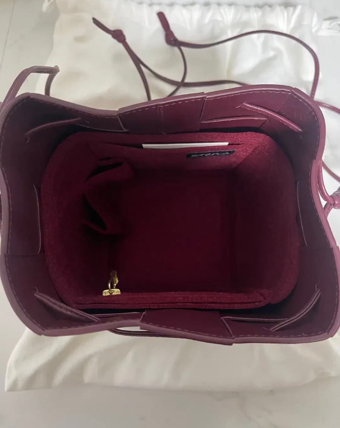 (새상품)보테가베네타 카세트 버킷백 스몰 상품이미지4