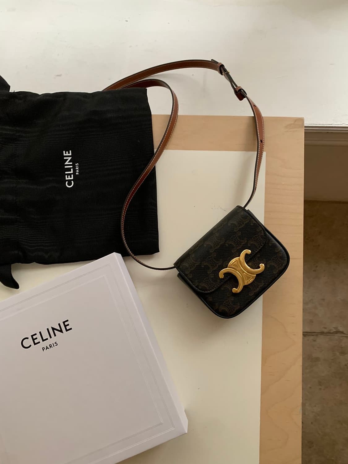 셀린느 미니 클로드 트리오페 상품이미지1