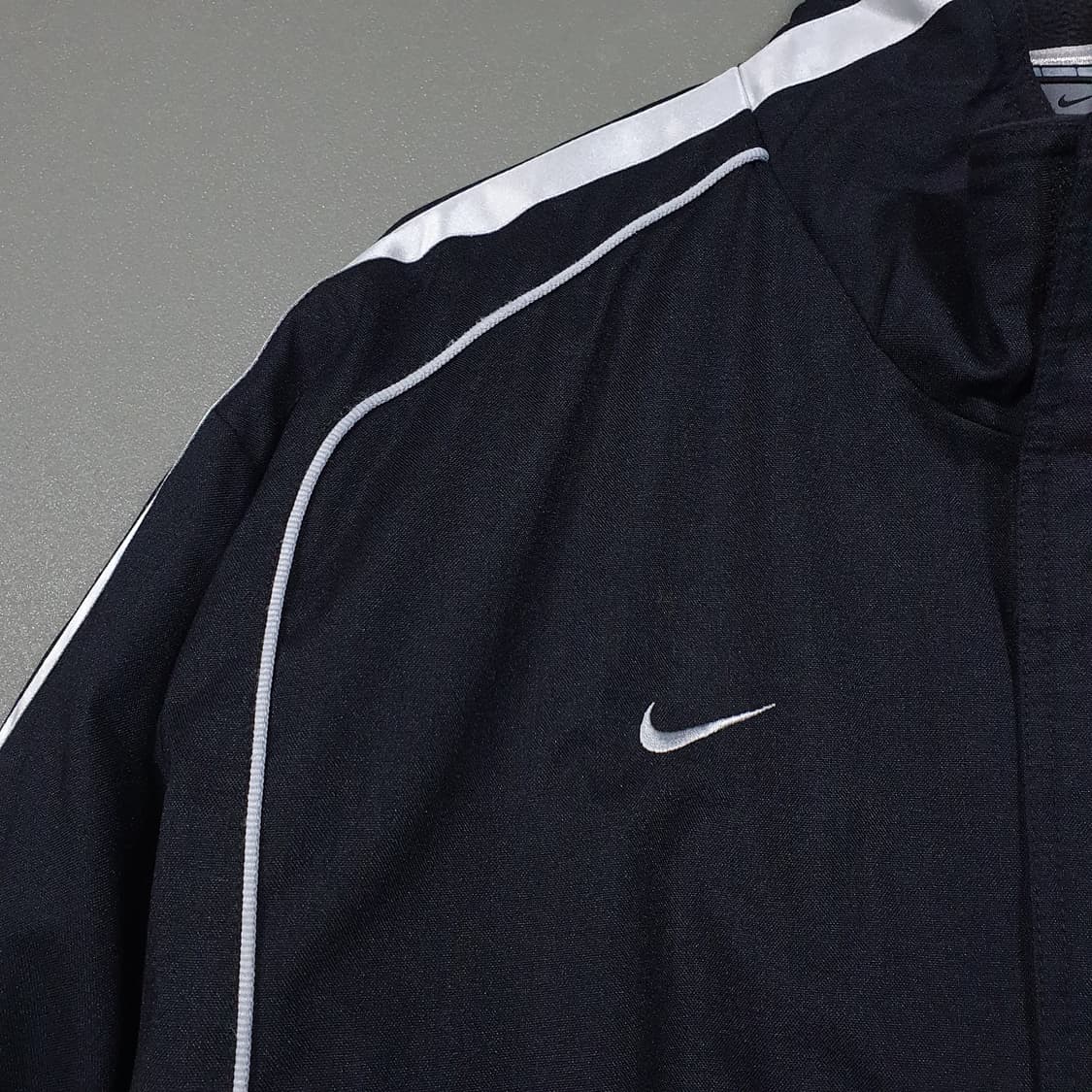 실측 XL) 나이키 00s 올드스쿨 스우시 파이핑 누빔 점퍼 자켓 블랙 상품이미지2