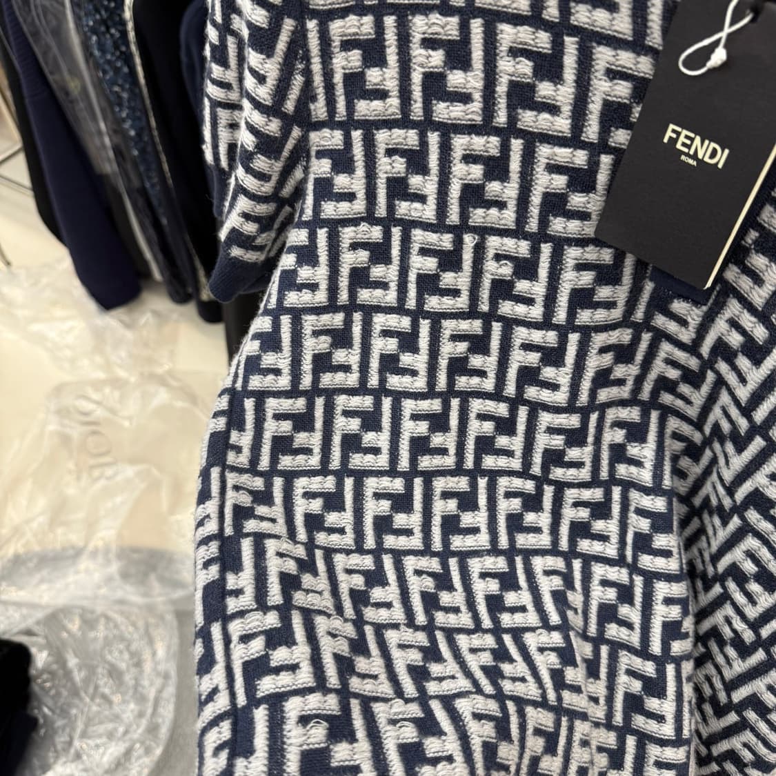 [리오브전포점] 펜디 FF 카라 반팔 상품이미지4