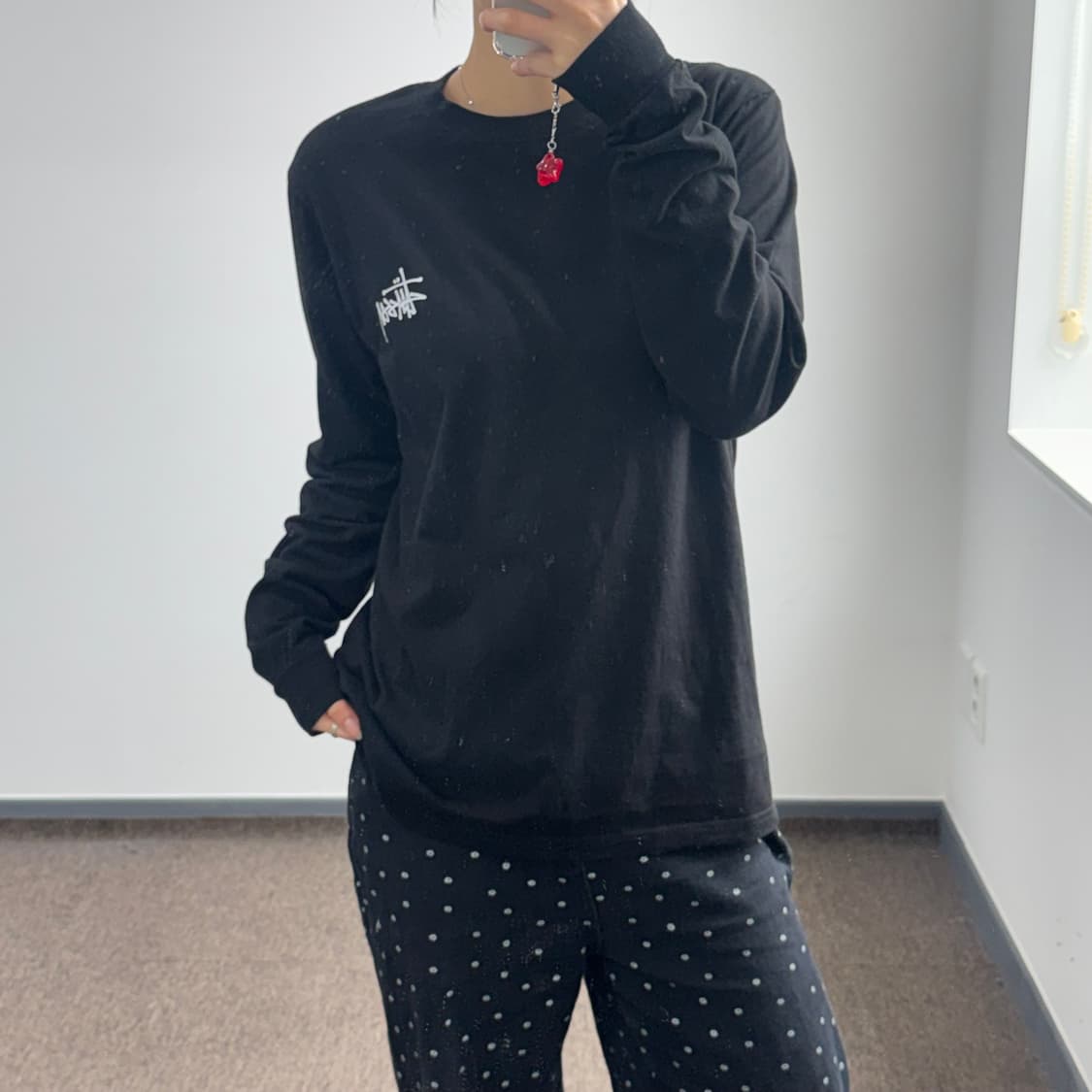 Stussy 스투시 백 로고 블랙 롱슬리브 상품이미지1