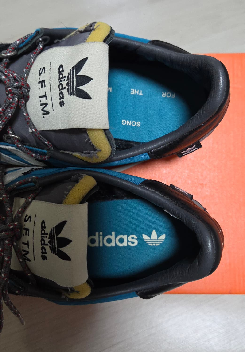 아디다스 송포더뮤트 컨트리 og 틸 코어 블랙 상품이미지5