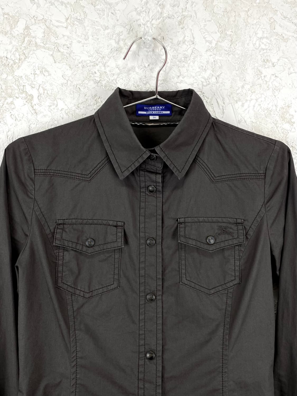 버버리 블루 라벨 프로섬 로고 엠로이더리 포켓 웨스턴 셔츠 상품이미지3