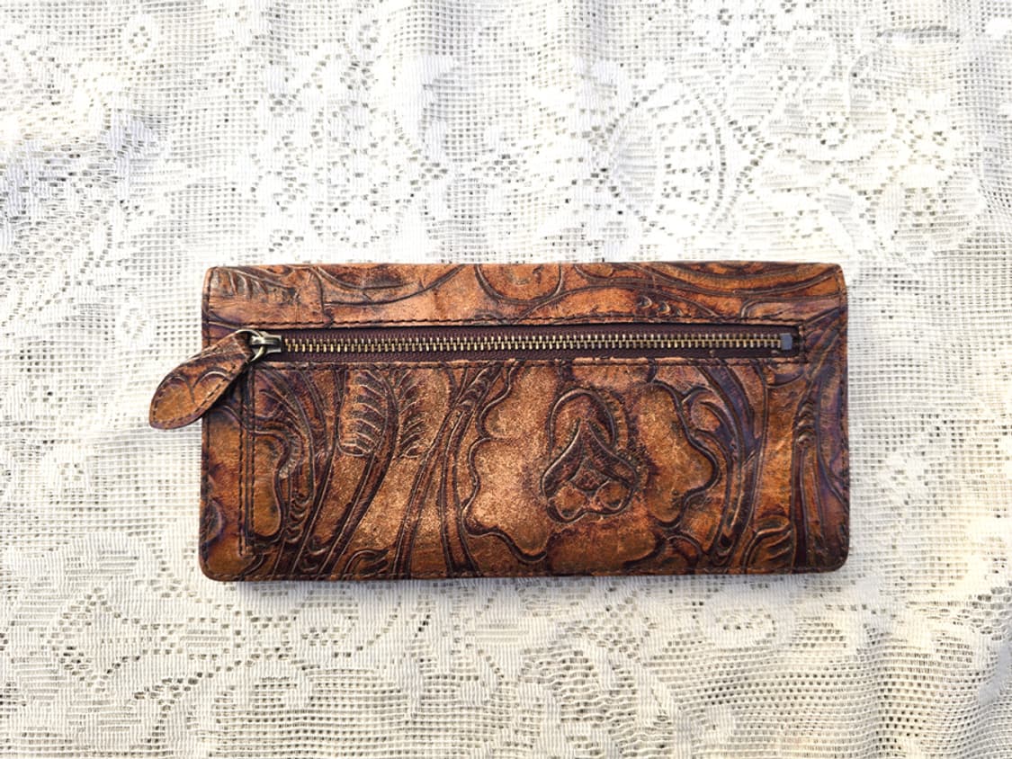 캐서린 햄넷 장미 가죽 지갑 상품이미지3