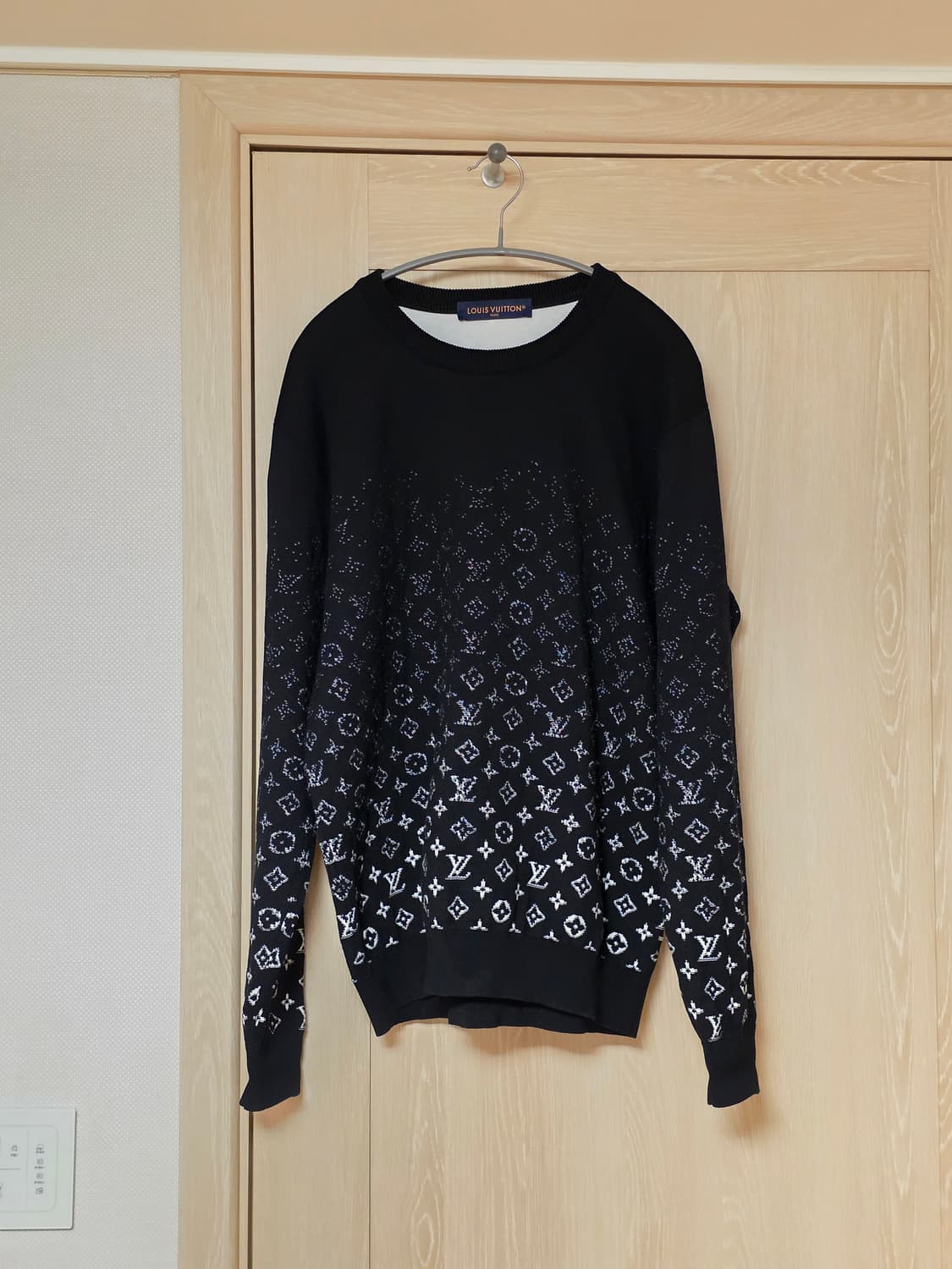 [2XL] 루이비통 그라데이션 모노그램 니트 새상품급 상품이미지1