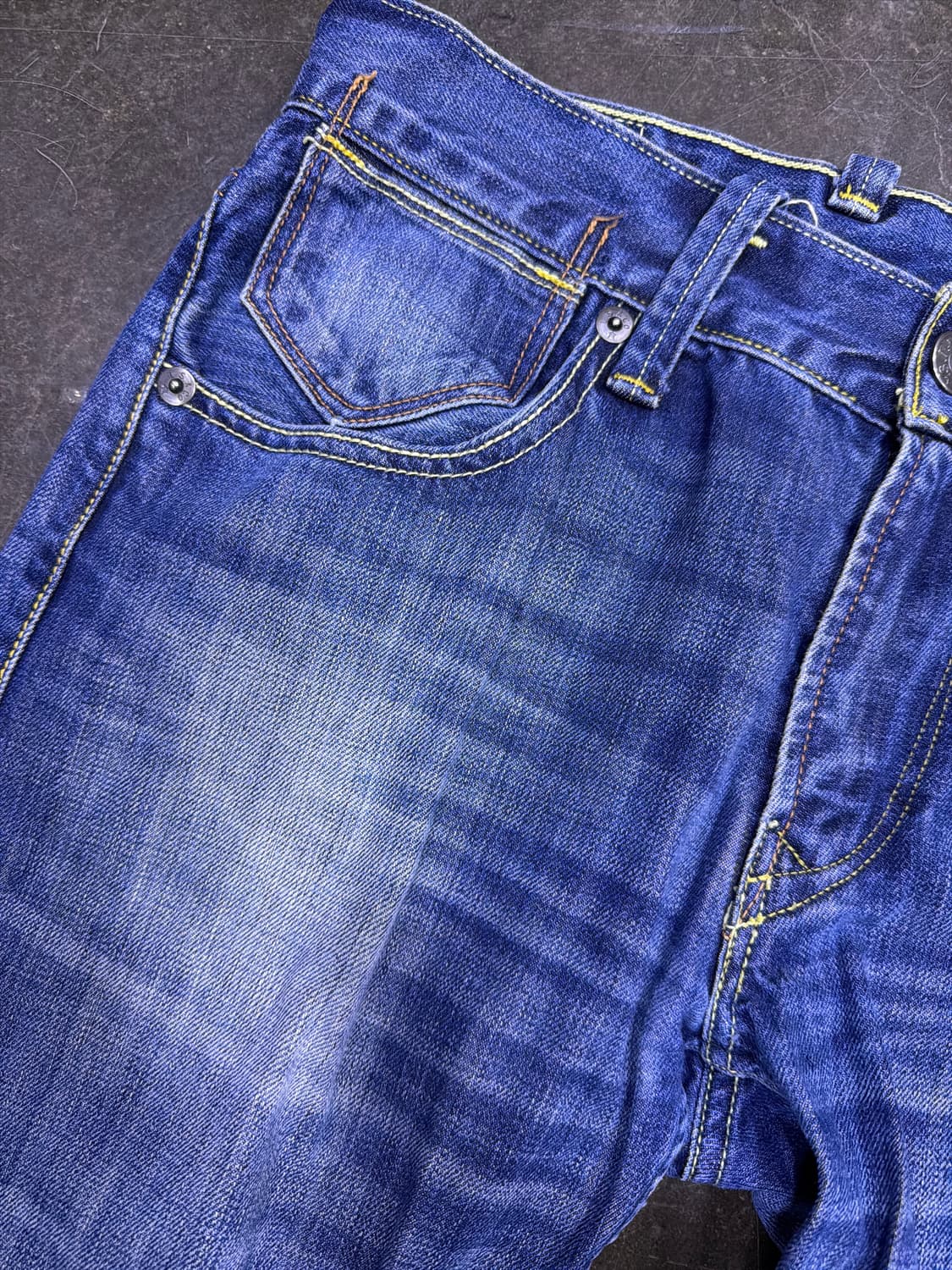 리바이스 504 레귤러 스트레이트핏 빈티지 워싱 데님팬츠 32 상품이미지4