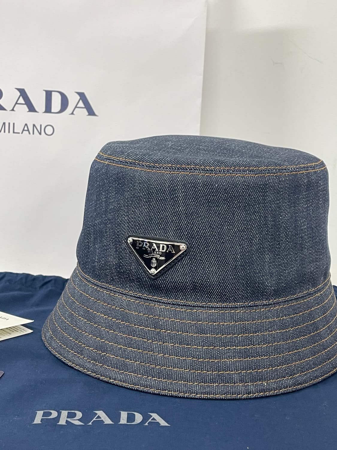 새상품 프라다 셀비지 데님 버킷햇 2XL 사이즈 상품이미지5