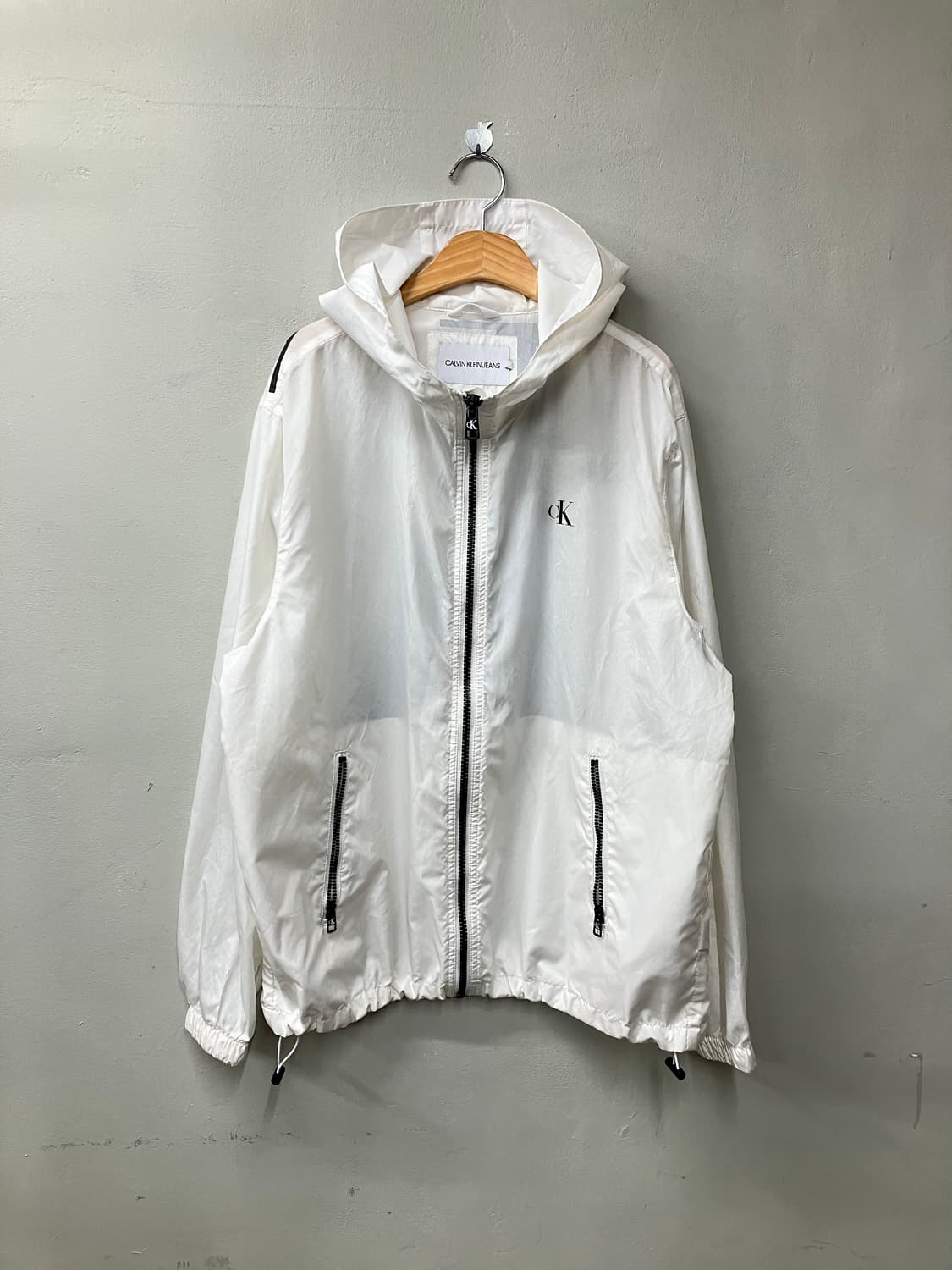 CK 캘빈클라인 빅로고 바람막이 자켓 상품이미지4