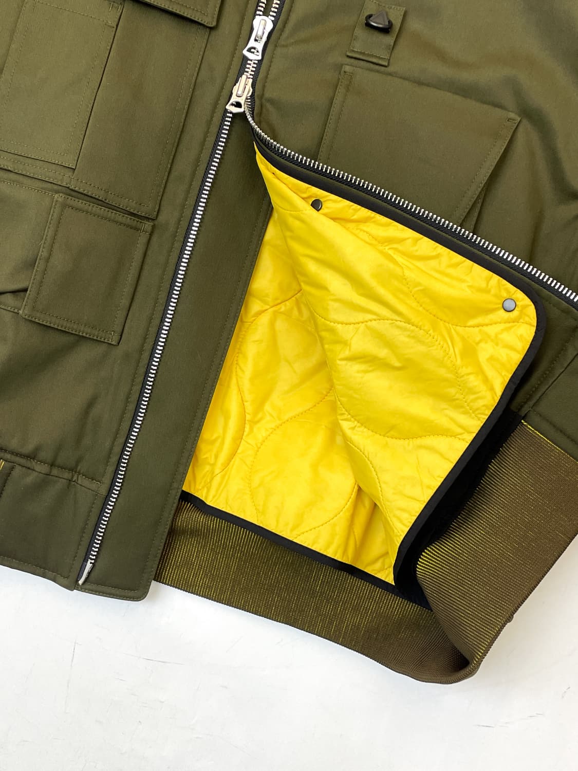 솔리드옴므 22fw 로고 플라케 봄버 자켓 상품이미지8