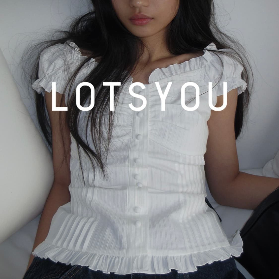라츠유 엘라 블라우스 화이트 새상품 (제니 착용) 상품이미지2