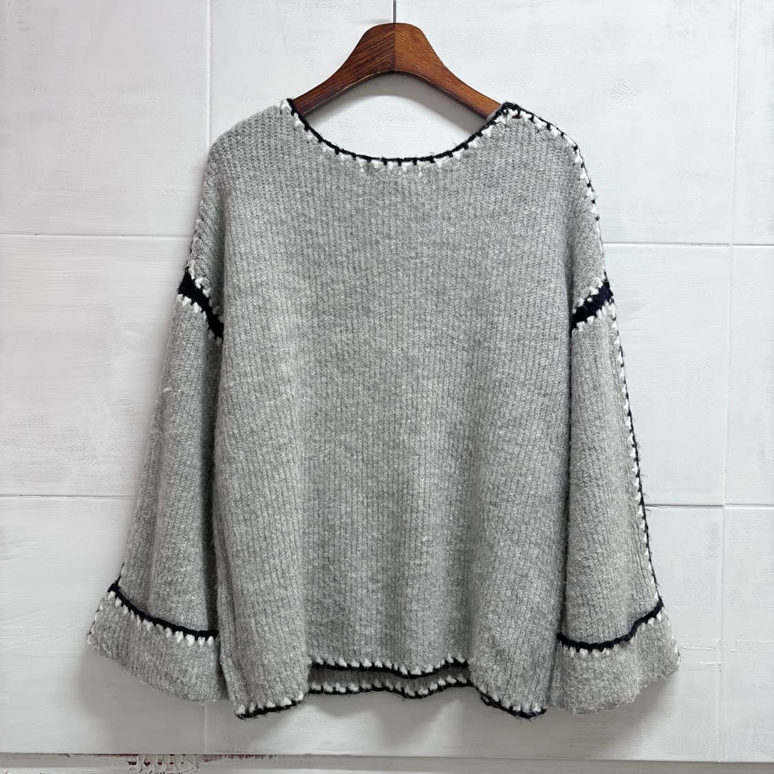 BEAMS HEART 빔즈 하트 루즈핏 그레이 니트  상품이미지5