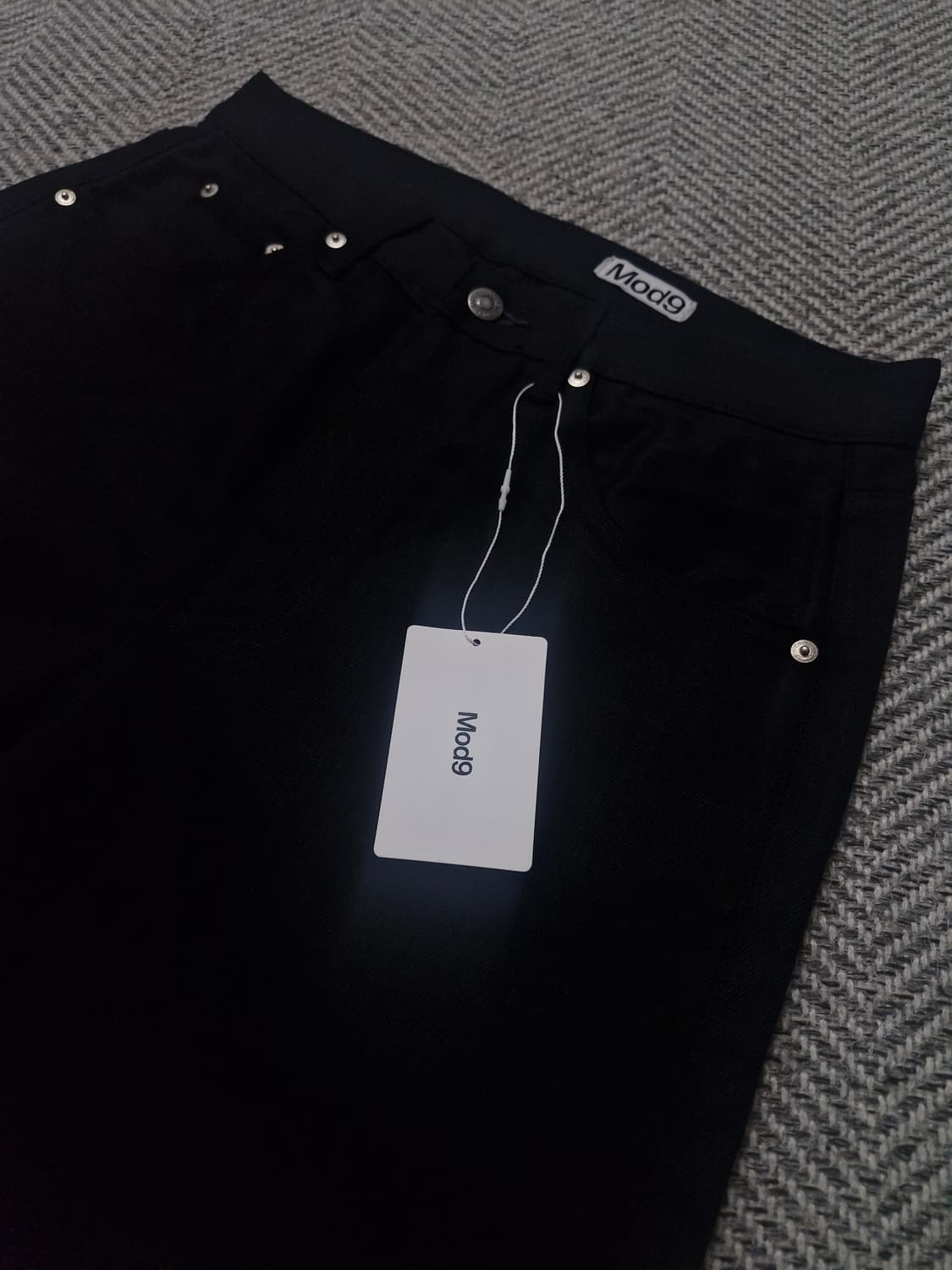 (새상품) 모드나인 블랙스타 31인치 상품이미지1