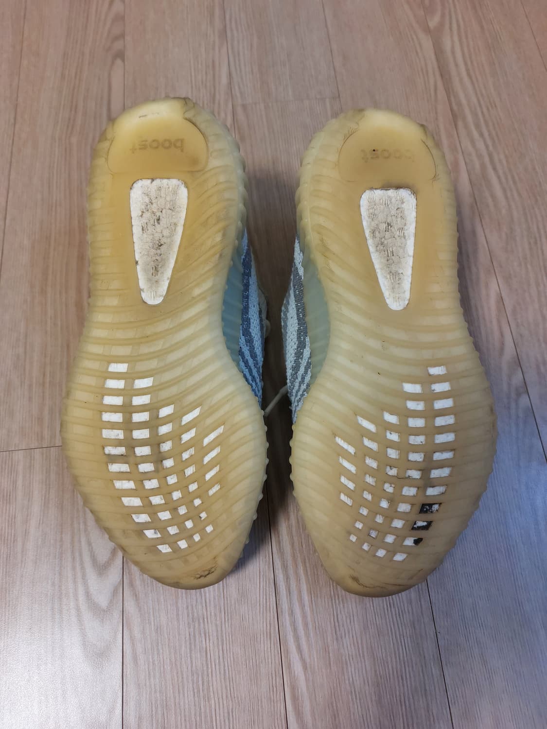 아디다스 이지 부스트 350 V2 블루 틴트 상품이미지7