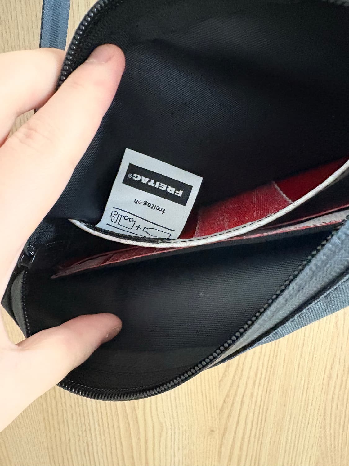 프라이탁 크로스백 블랙 상품이미지3