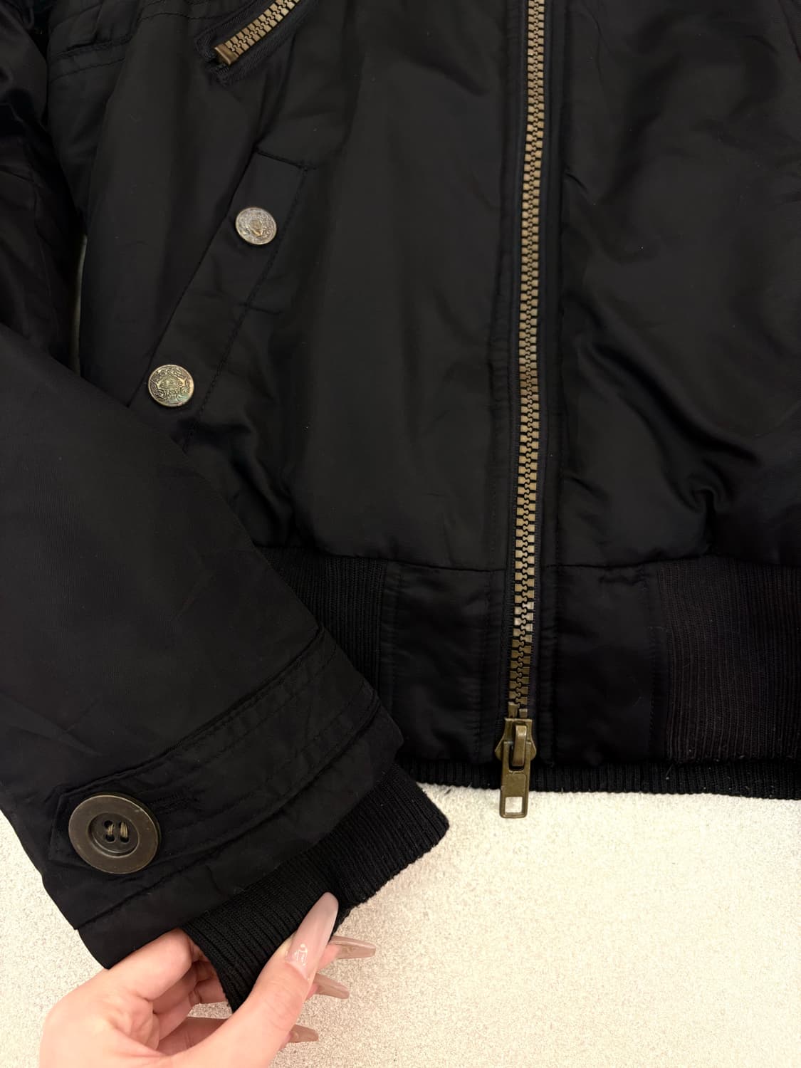 블랙 숏 투웨이 퍼 패딩 상품이미지4