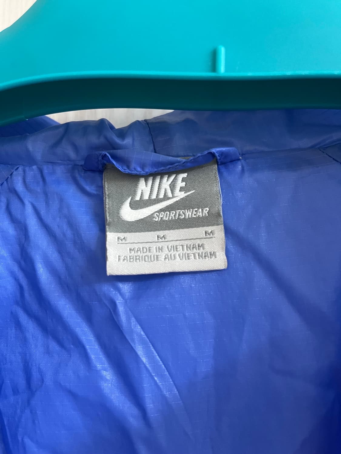 나이키 여성 바람막이 M 상품이미지3