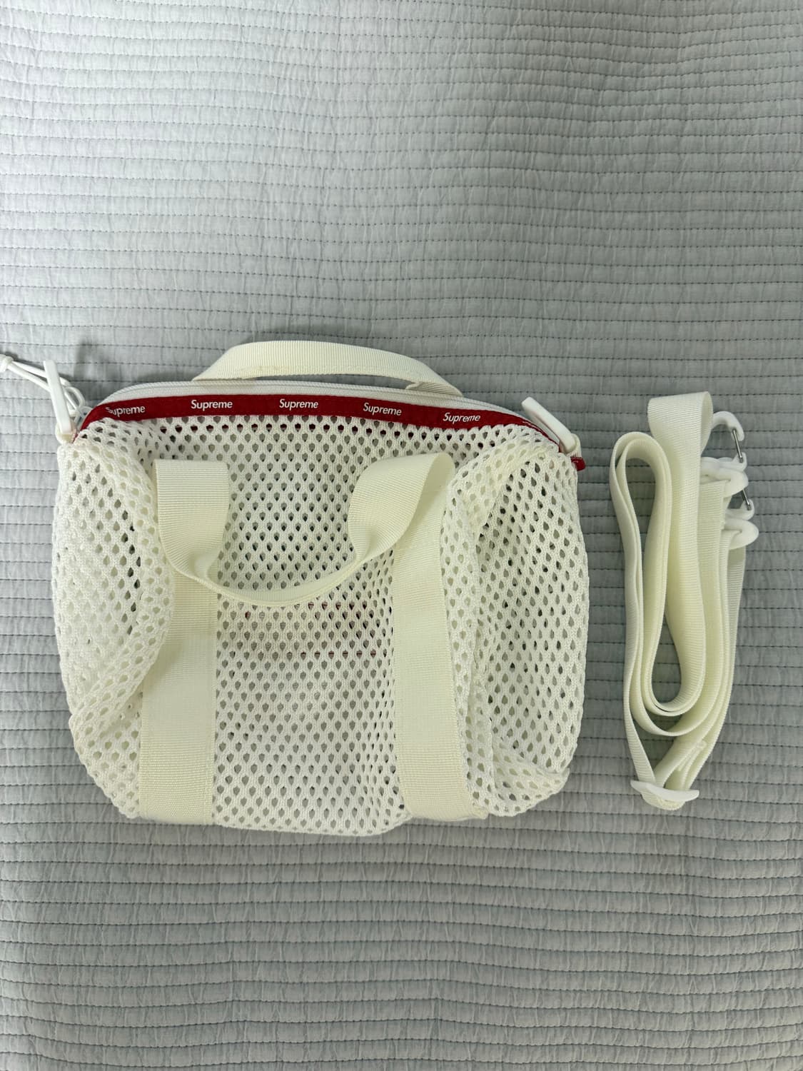 [OS] 슈프림 메쉬 미니 더플백 화이트 상품이미지3