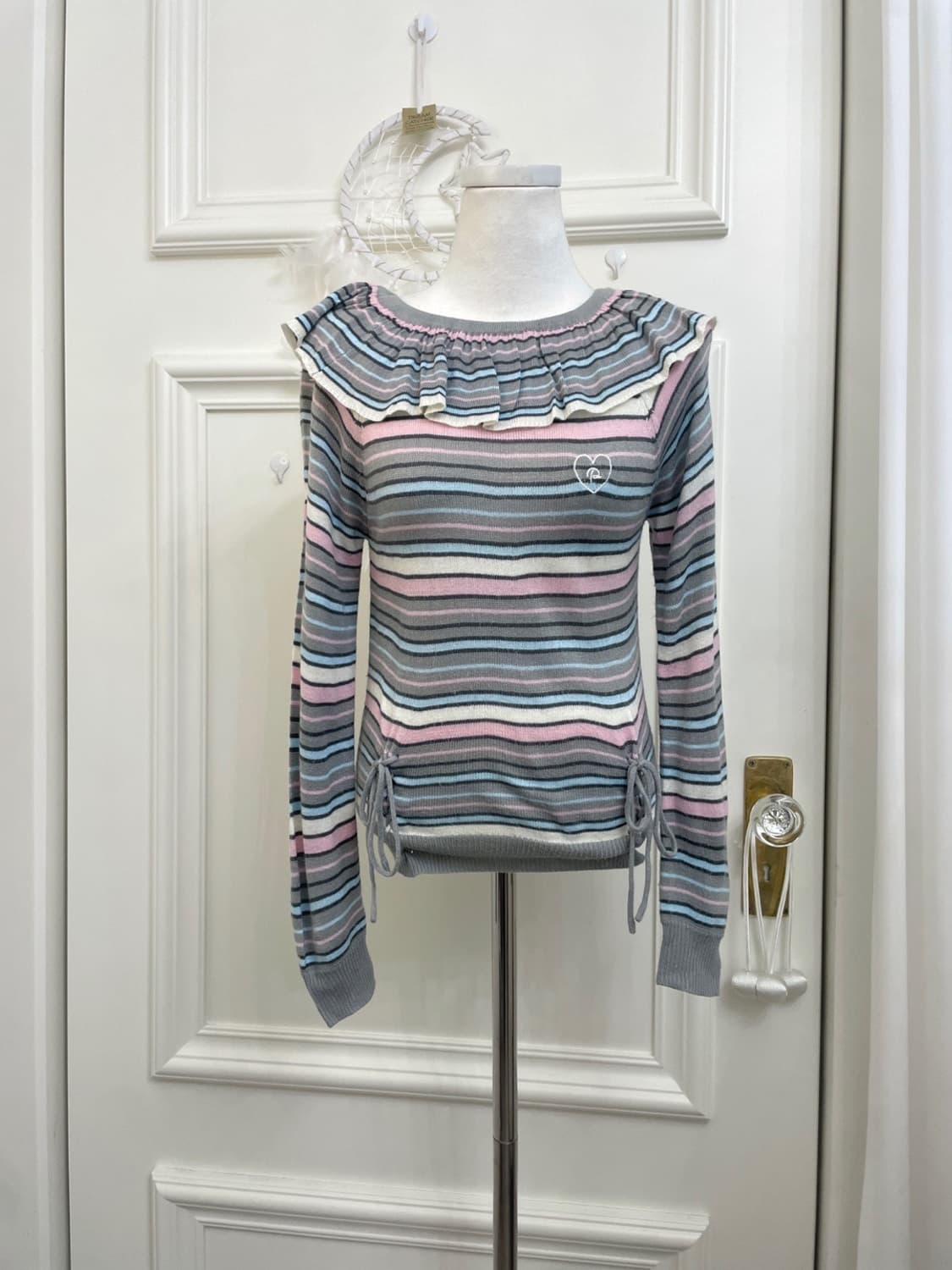 gray rainbow stripe ruffle knit top 상품이미지1