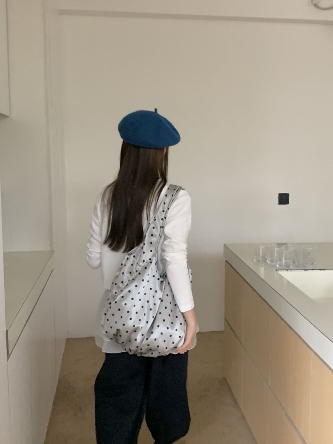 그레이 도트 숄더백 🤍 상품이미지3