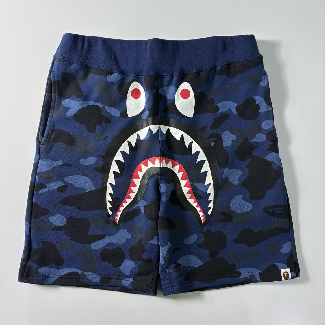 Bape  베이프 컬러 카모 샤크 하프팬츠  상품이미지1