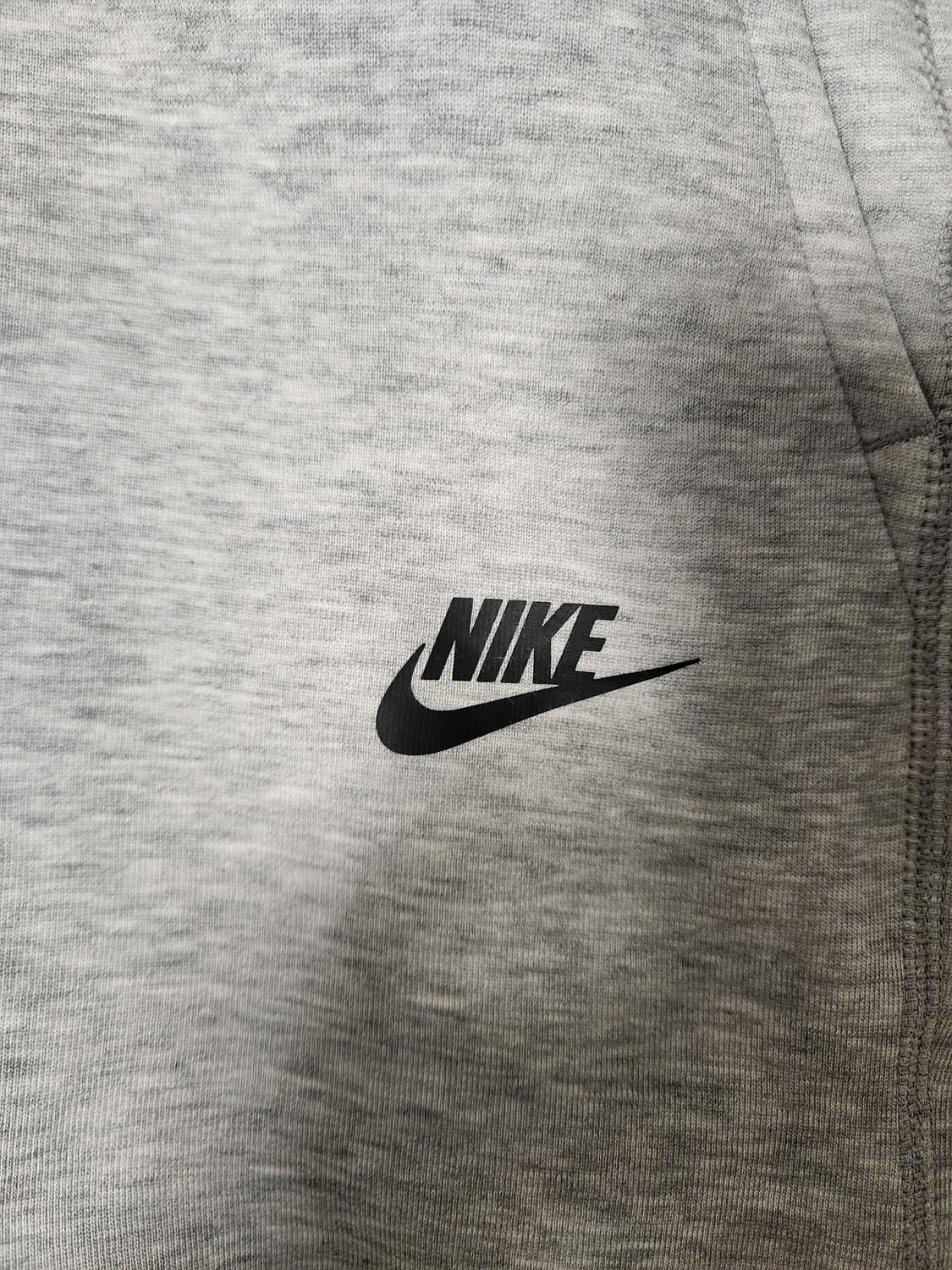 나이키 스포츠웨어 테크 플리스 조거팬츠 사이즈L 

오염 하자없이 깨끗해 상품이미지2