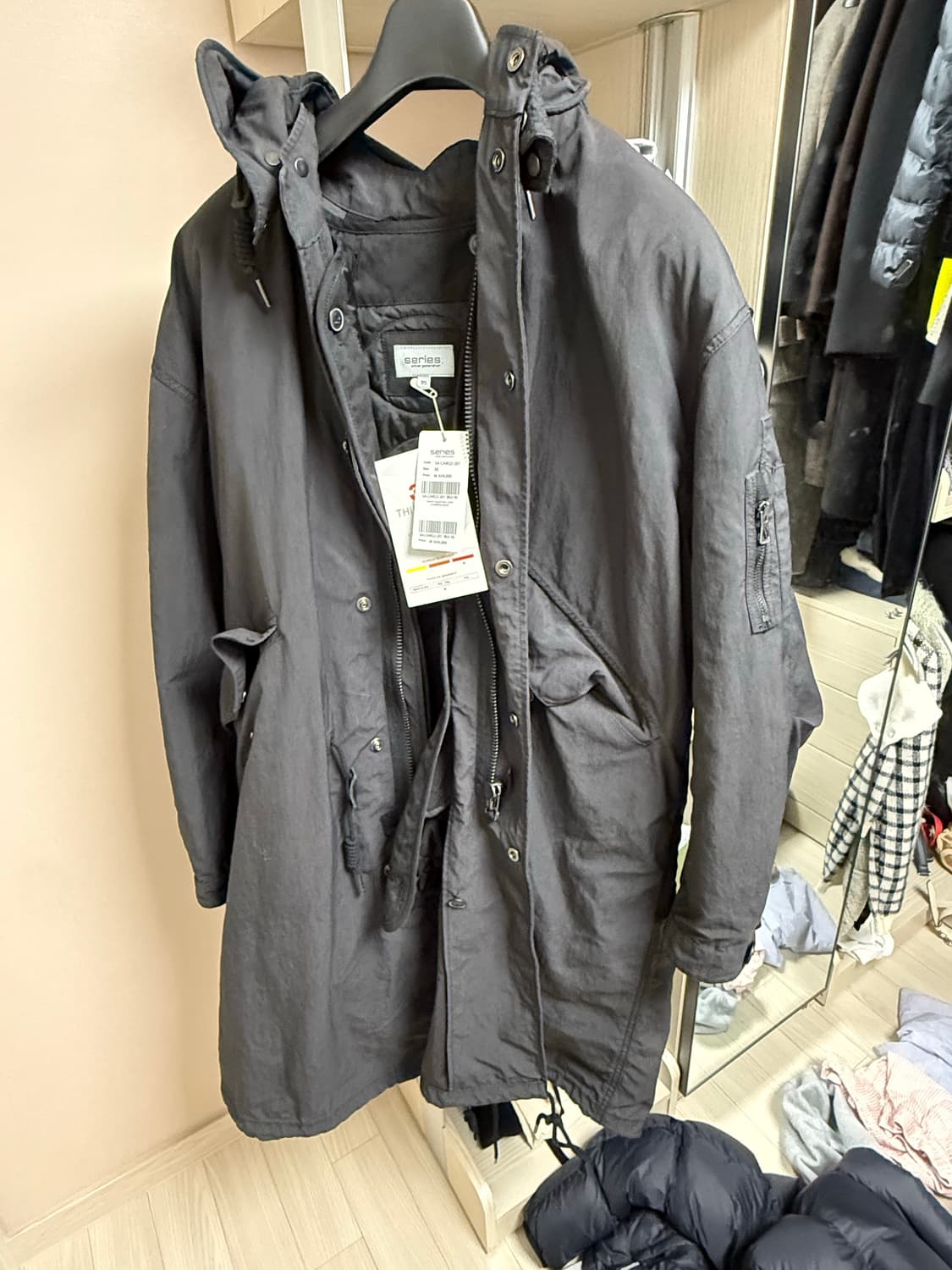 (새상품) 시리즈 모즈코트 블랙 팝니다 상품이미지1