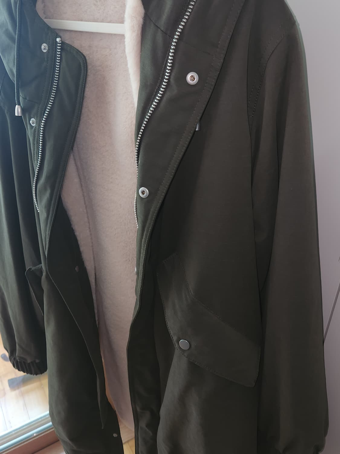 ZARA 카키 색 털 코트 상품이미지3