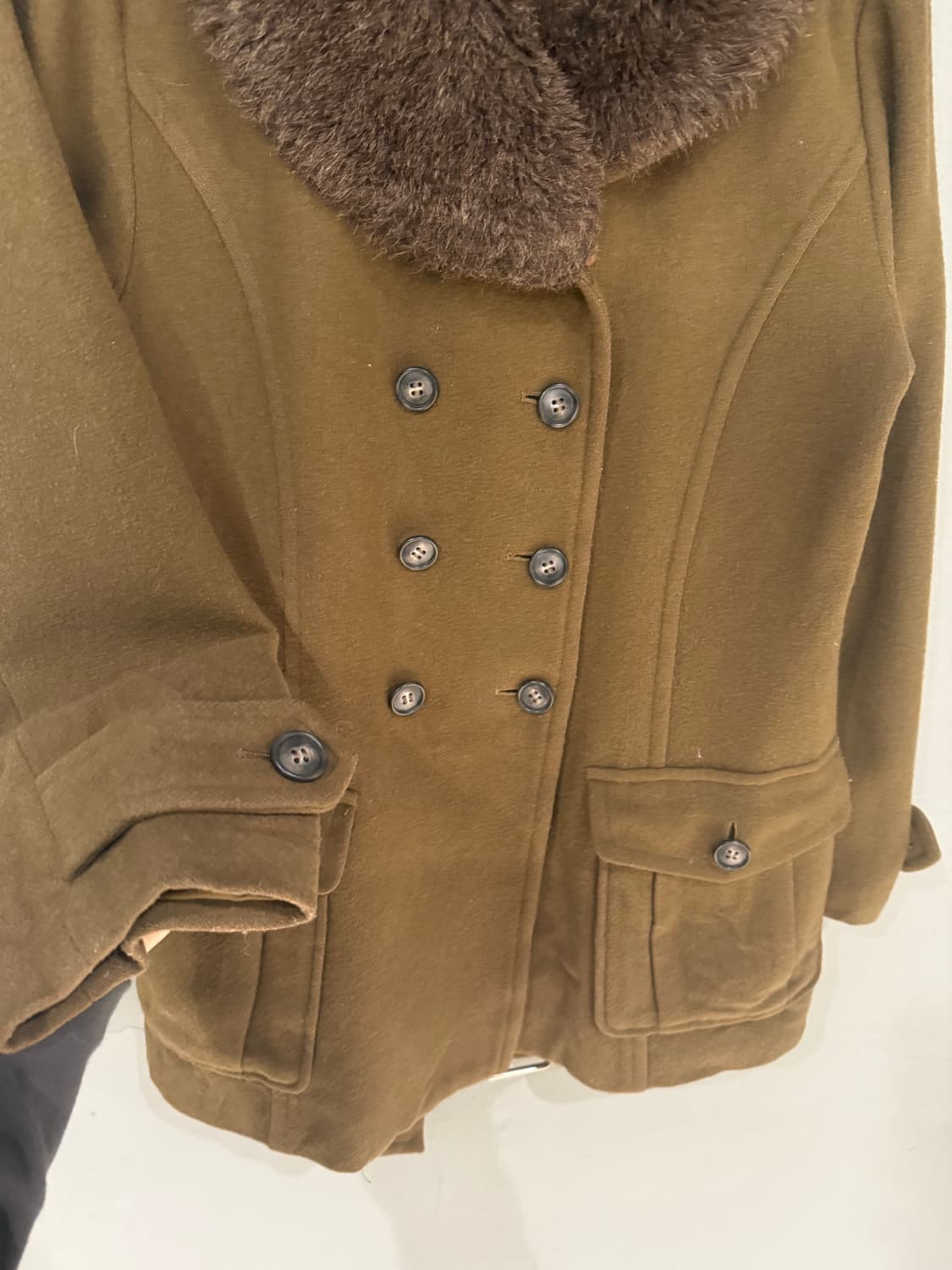 fur trimming double button coat 상품이미지7