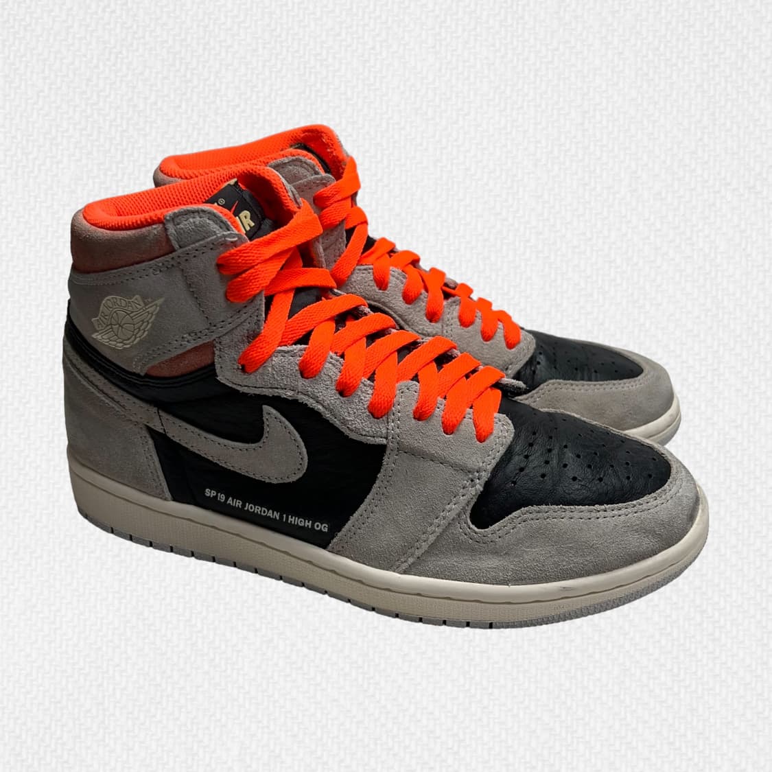 260 조던1 레트로 하이 네추럴 그레이 하이퍼 크림슨 상품이미지5