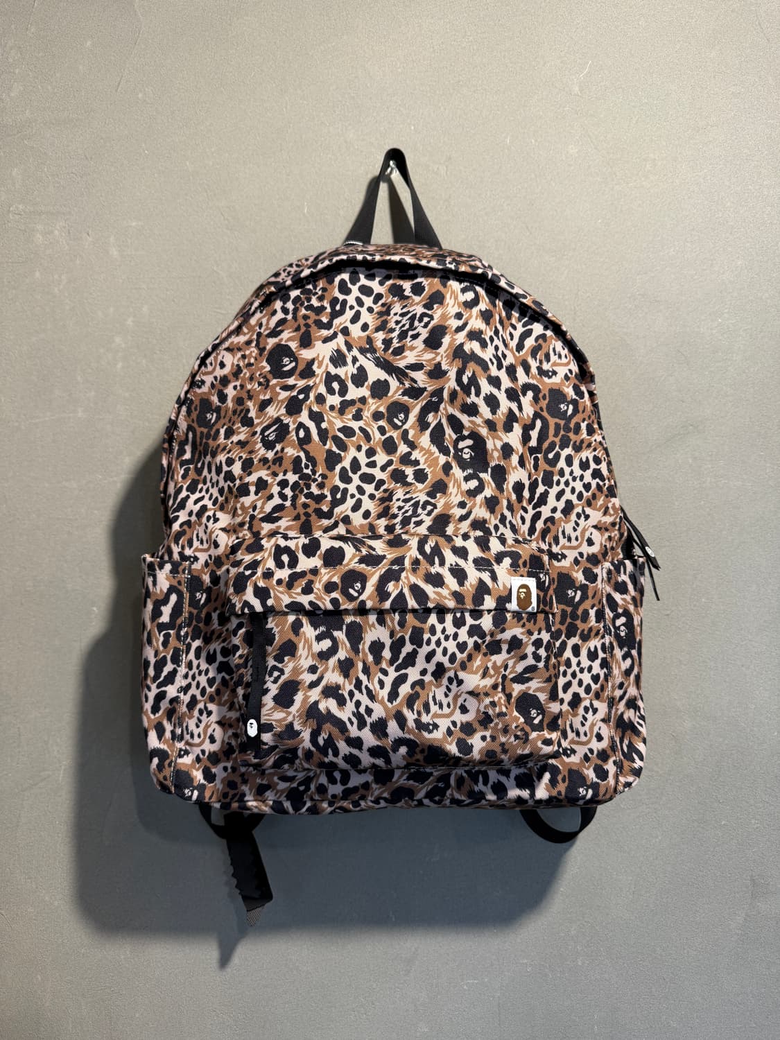 베이프 와일드 레오파드 데이팩 상품이미지1