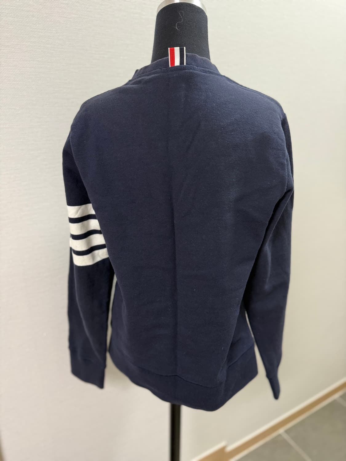 톰브라운 맨투맨 상품이미지2