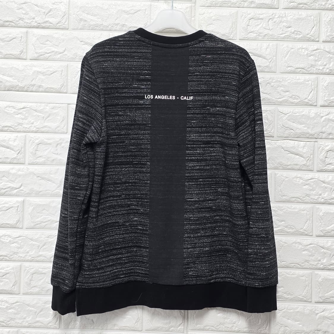 택포) 게스 Guess 블랙/화이트 맨투맨  M 상품이미지4