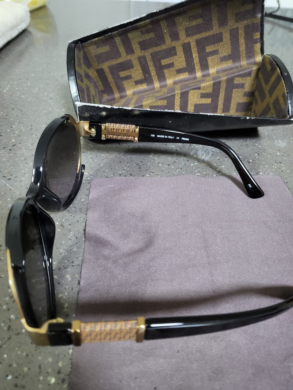 남녀공용(새제품 정품 Fendi)일본구매 한번도 착용안한 새제품 상품이미지5